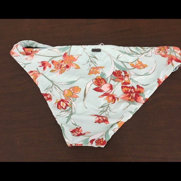 Floral Roxy bikini bottoms - Picture 2 of 2